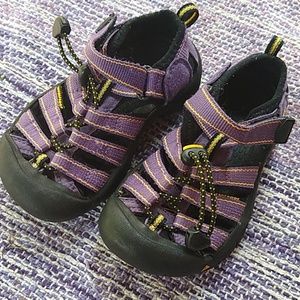 Keen girls sandles size 11 purple